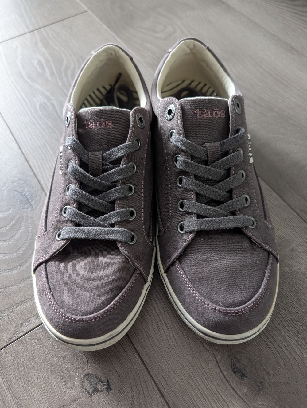 Taos Footwear Women’s Lt. Plum Canvas Lace-Up Sneakers - Picture 2 of 4